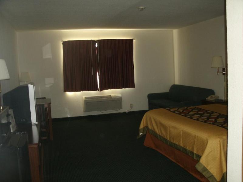 Super 8 By Wyndham Platte City Kansas City Area Exterior photo
